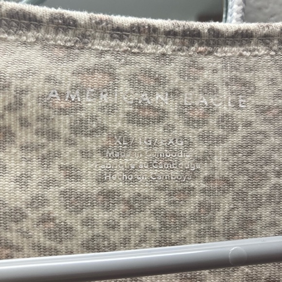 Cheetah print American eagle long sleeve - Picture 2 of 2